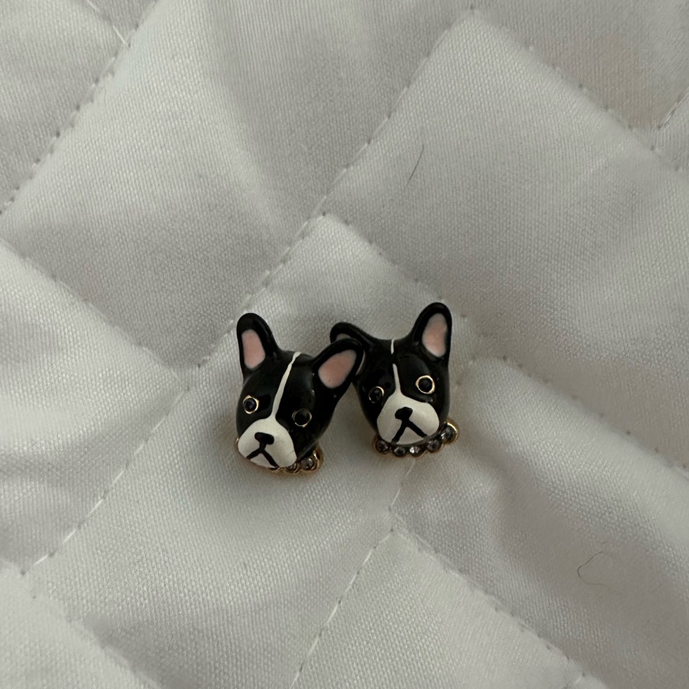Kate Spade Doggie post earrings. These are adorable💜